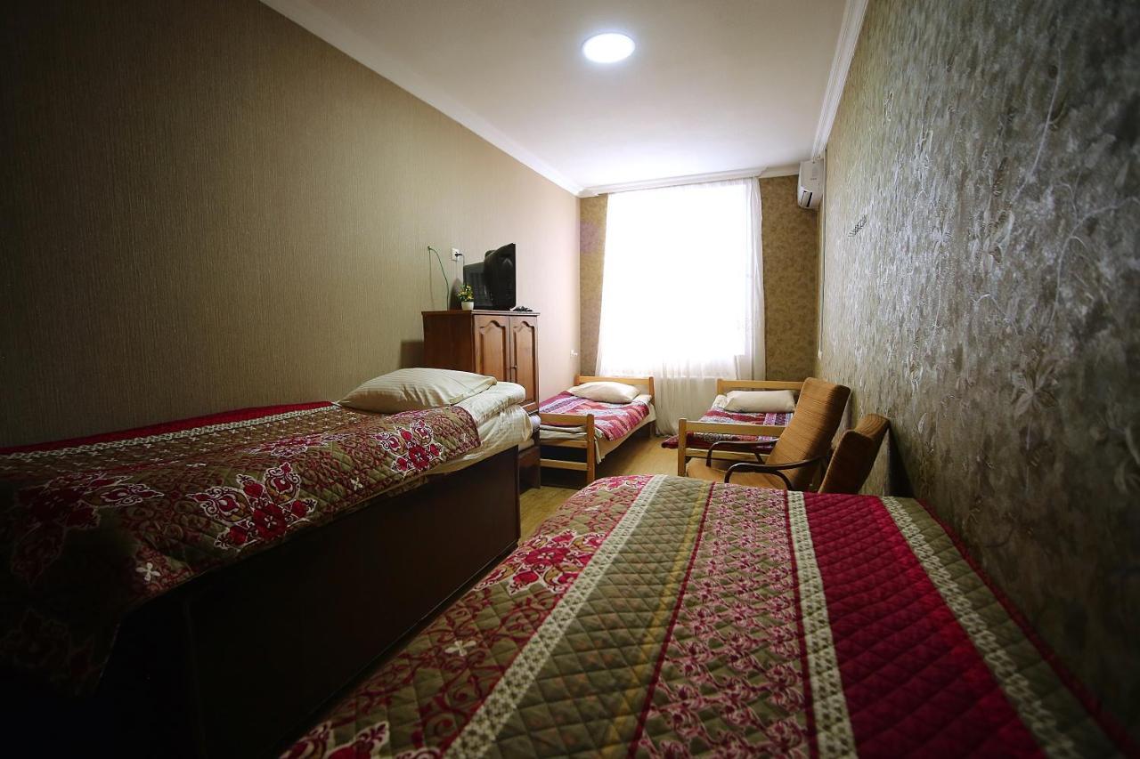 Meridian Kutaisi Esterno foto